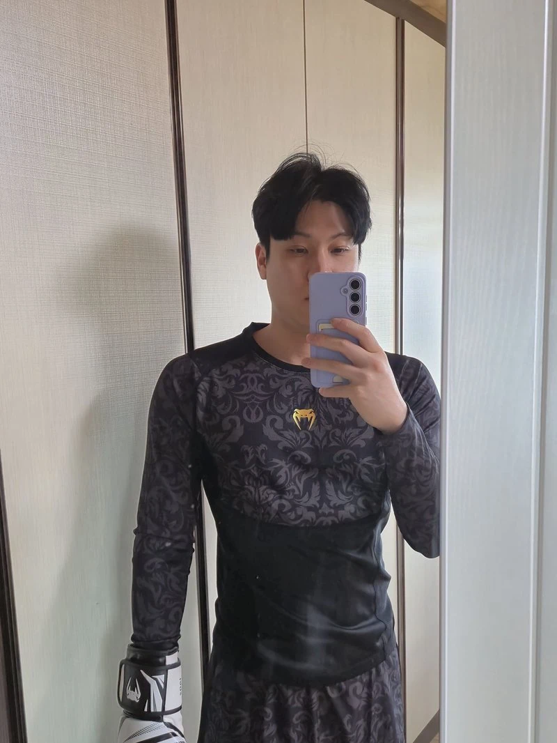 서준이의 베넘 풀세트 정면 사진이다.